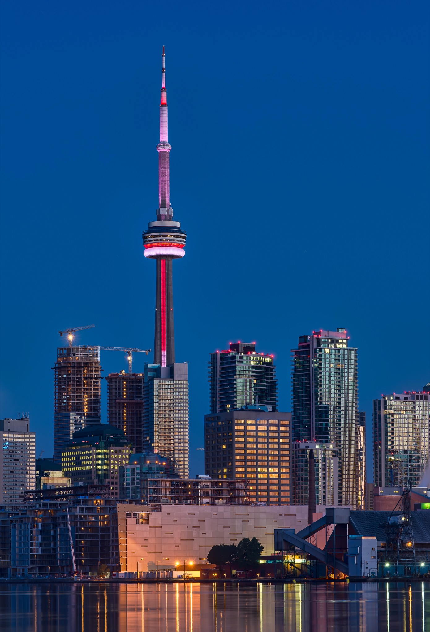 Toronto skyline with the CN Tower